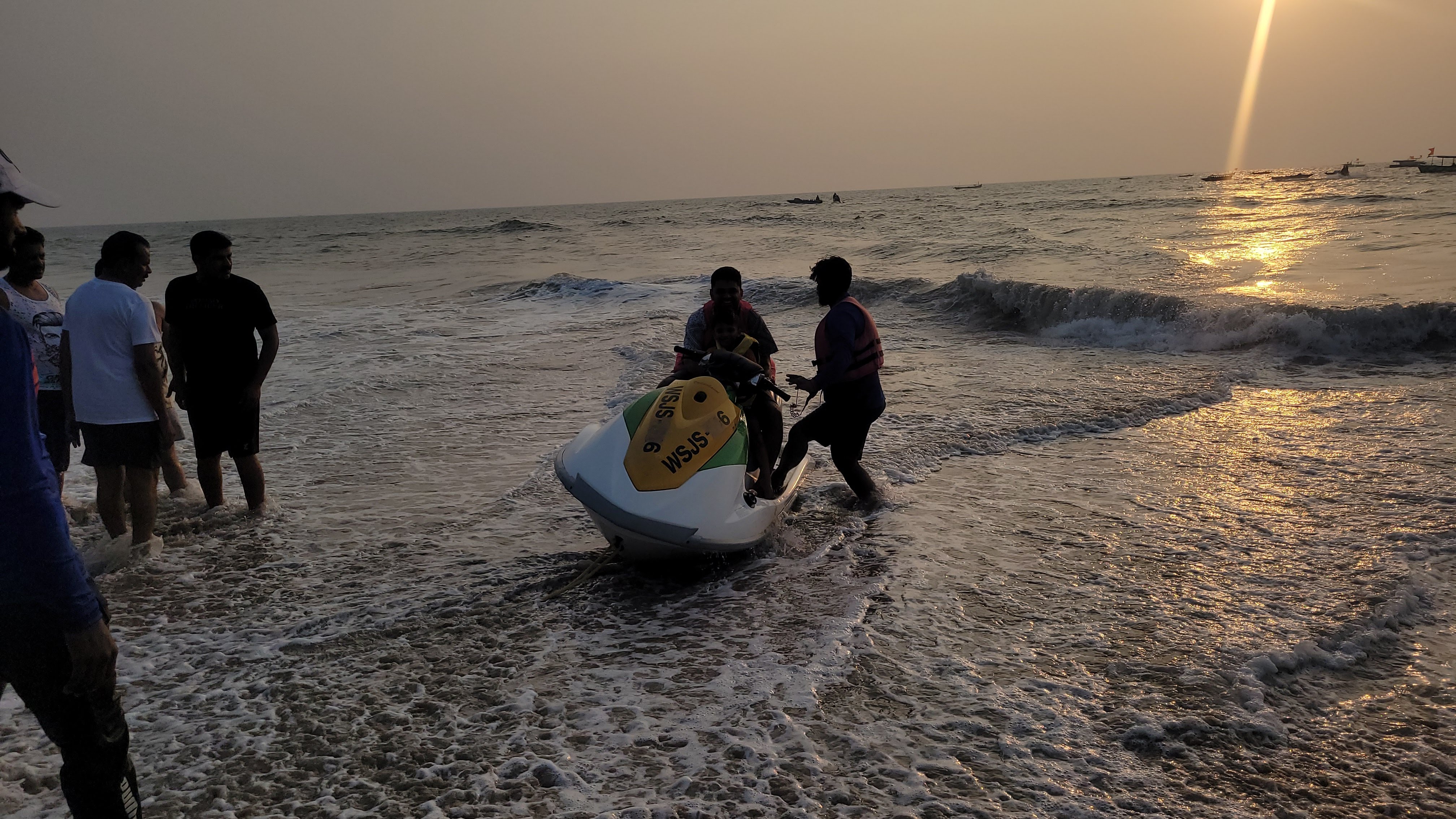 North Goa: Anjuna Beach & Night at Baga Beach