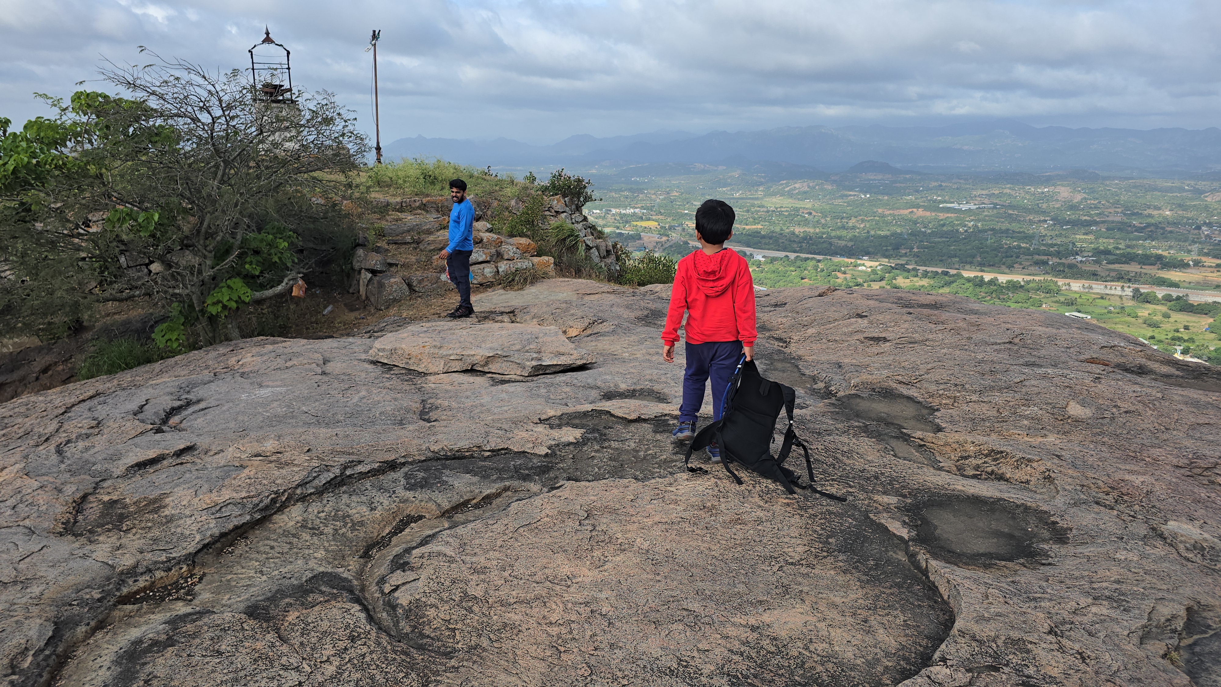 Rayakottai Fort Hill Trek – Ruins and Caves